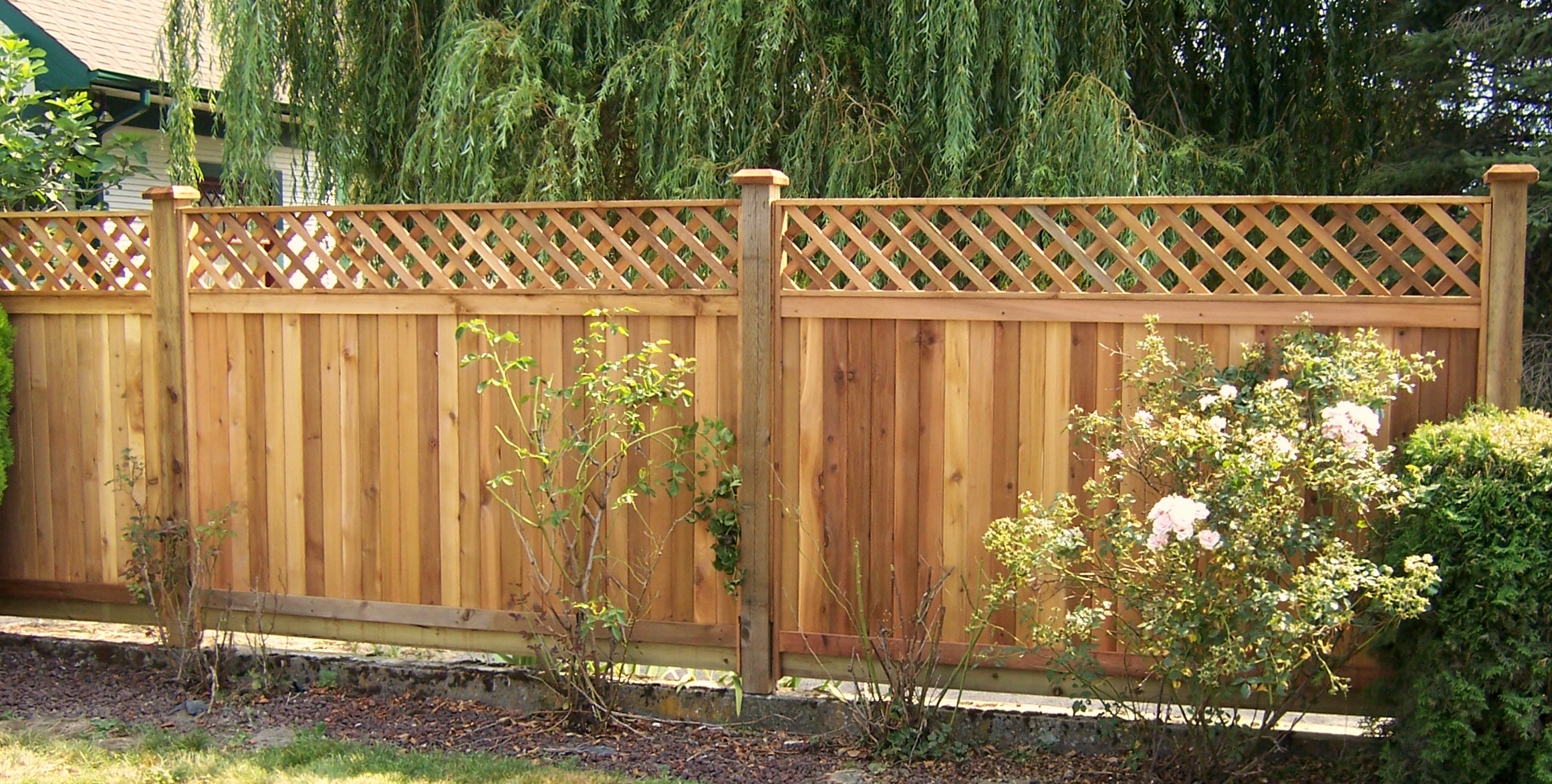5 reasons why wood fencing may be the best choice for your backyard