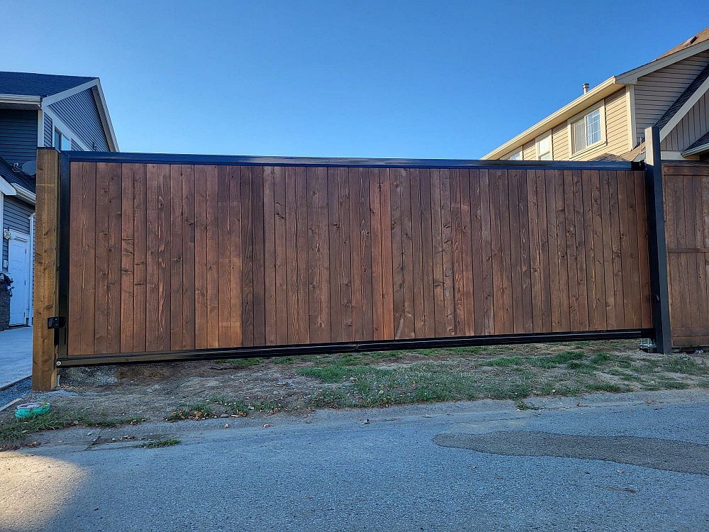 Automated Gate Access Explained: Keypads, Remotes, Sensors, and Smart Controls