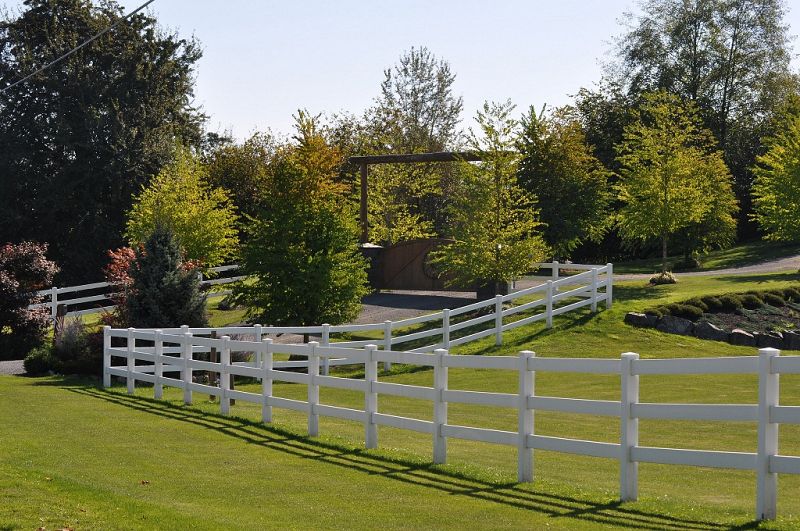 Vinyl Fencing in Chilliwack, Langley, Abbotsford A & G Fencing